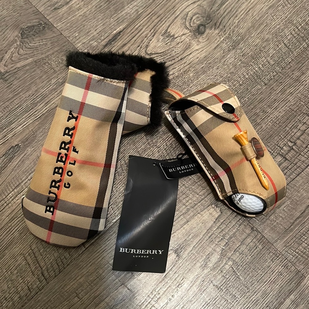 Burberry golf cover and ball set